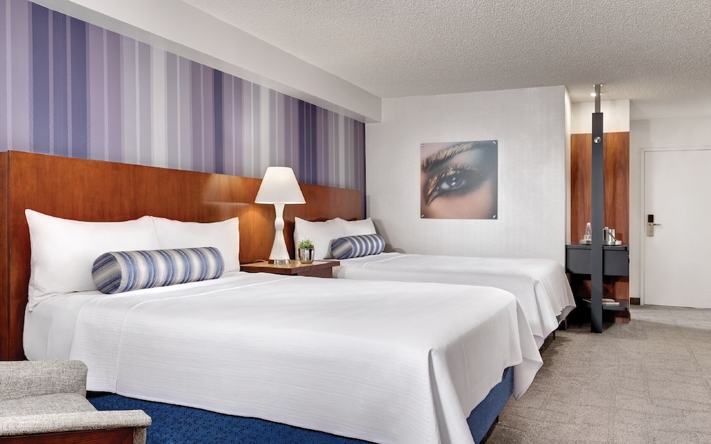 Luxor Hotel and Casino — Hotel rooms in Las Vegas, Nevada