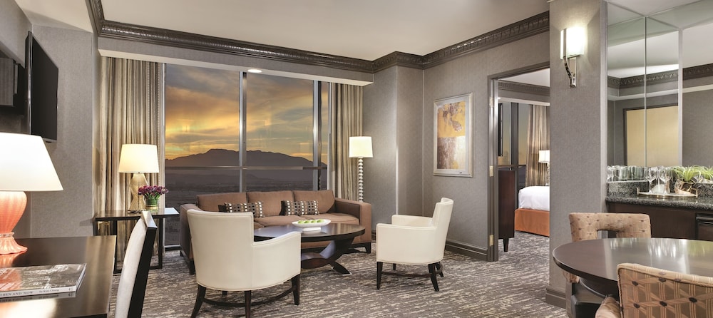 Luxor Hotel and Casino — Hotel rooms in Las Vegas, Nevada