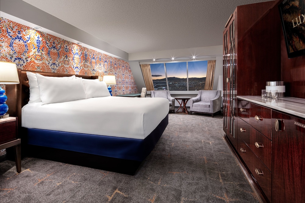 Luxor Hotel and Casino — Hotel rooms in Las Vegas, Nevada