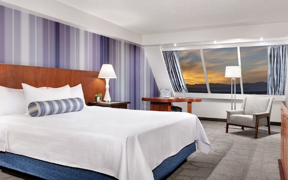 Luxor Hotel and Casino — Hotel rooms in Las Vegas, Nevada