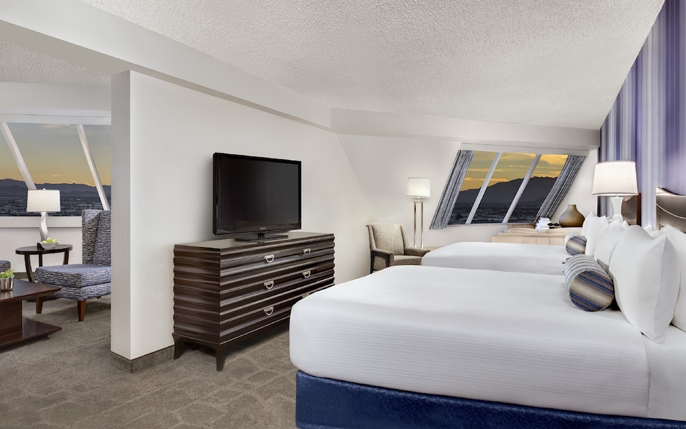 Luxor Hotel and Casino — Hotel rooms in Las Vegas, Nevada