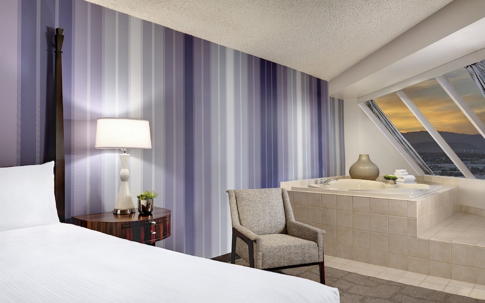 Luxor Hotel and Casino — Hotel rooms in Las Vegas, Nevada
