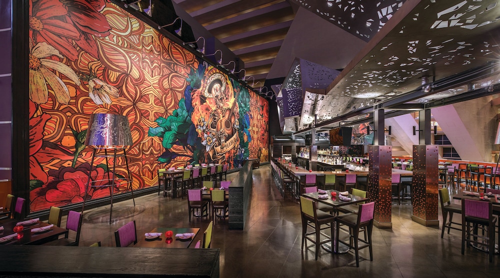 Luxor Hotel and Casino — Restaurant & bars in Las Vegas, Nevada