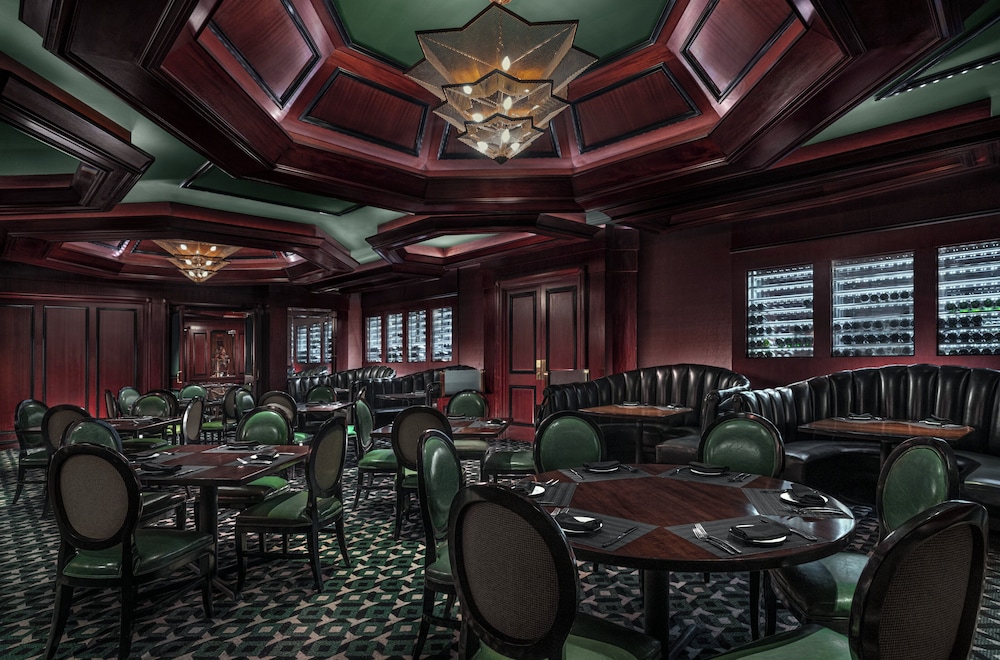 Luxor Hotel and Casino — Restaurant & bars in Las Vegas, Nevada