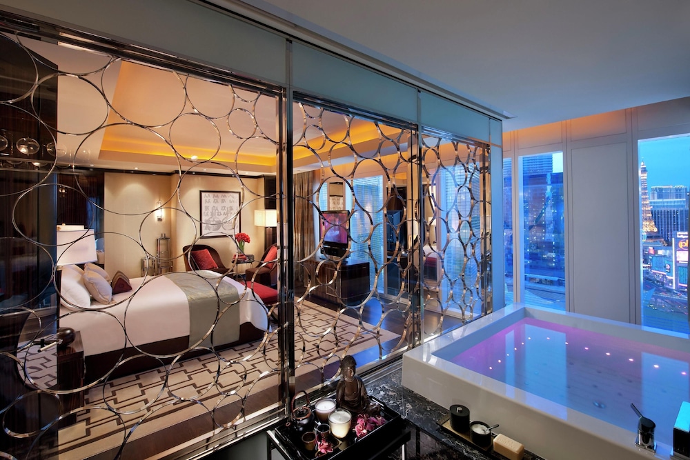 Waldorf Astoria Las Vegas — Hotel rooms in Las Vegas, Nevada