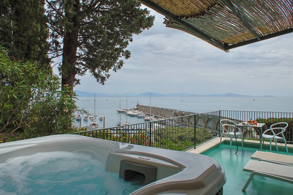Hotel Aurora — Spa in Amalfi, Campania