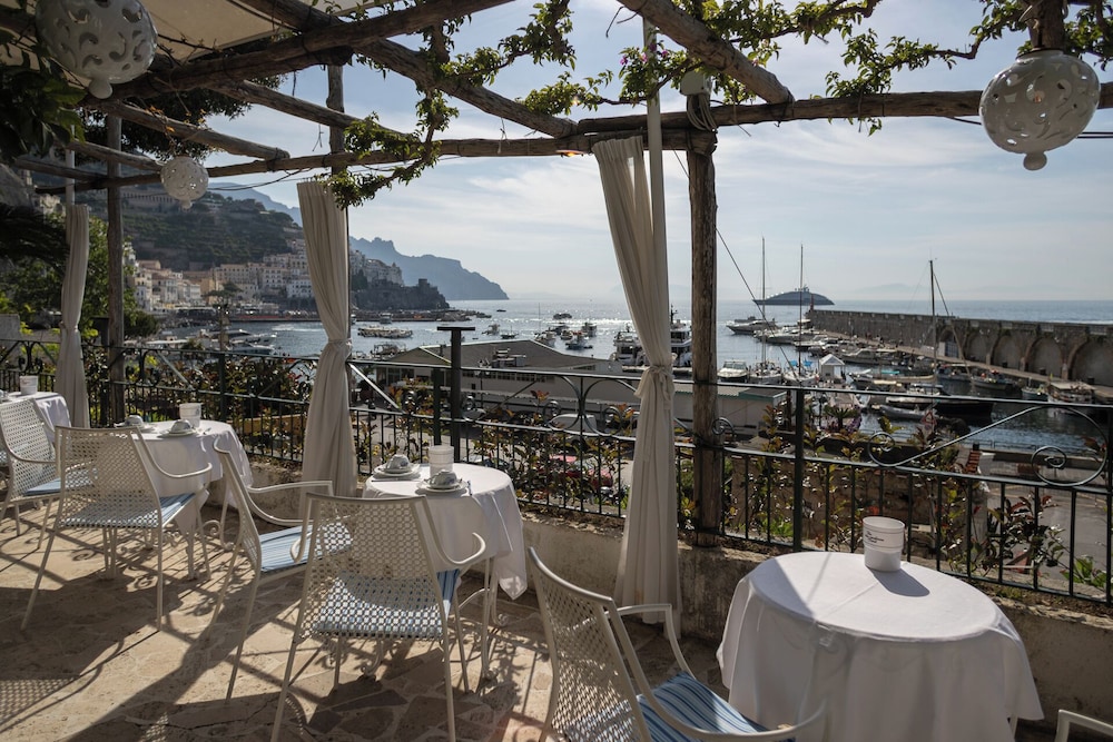Hotel Aurora — Restaurant & bars in Amalfi, Campania