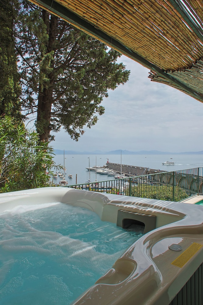 Hotel Aurora — Spa in Amalfi, Campania