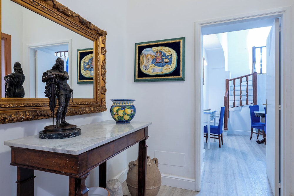 Hotel Fontana — Hotel building in Amalfi, Campania