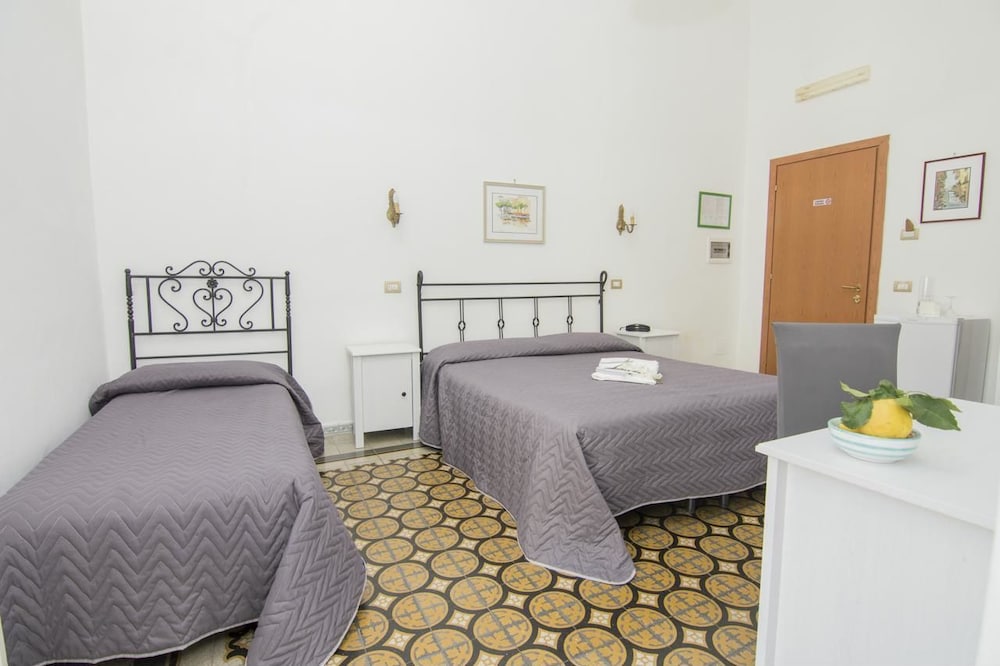 Hotel Fontana — Hotel rooms in Amalfi, Campania