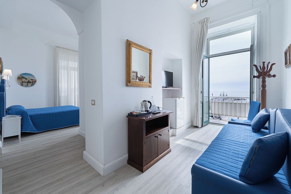 Hotel Fontana — Hotel rooms in Amalfi, Campania
