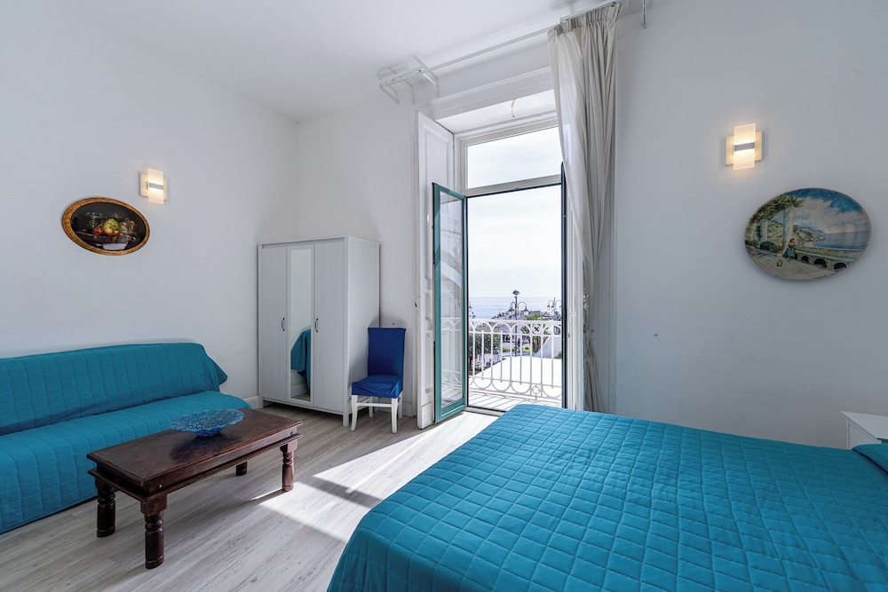 Hotel Fontana — Hotel rooms in Amalfi, Campania