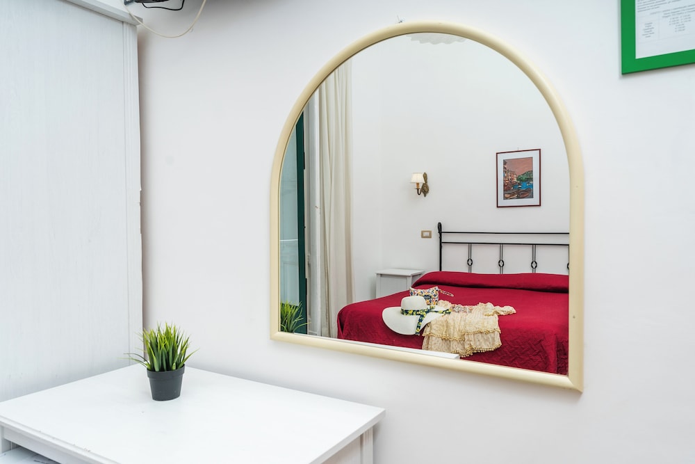 Hotel Fontana — Hotel rooms in Amalfi, Campania