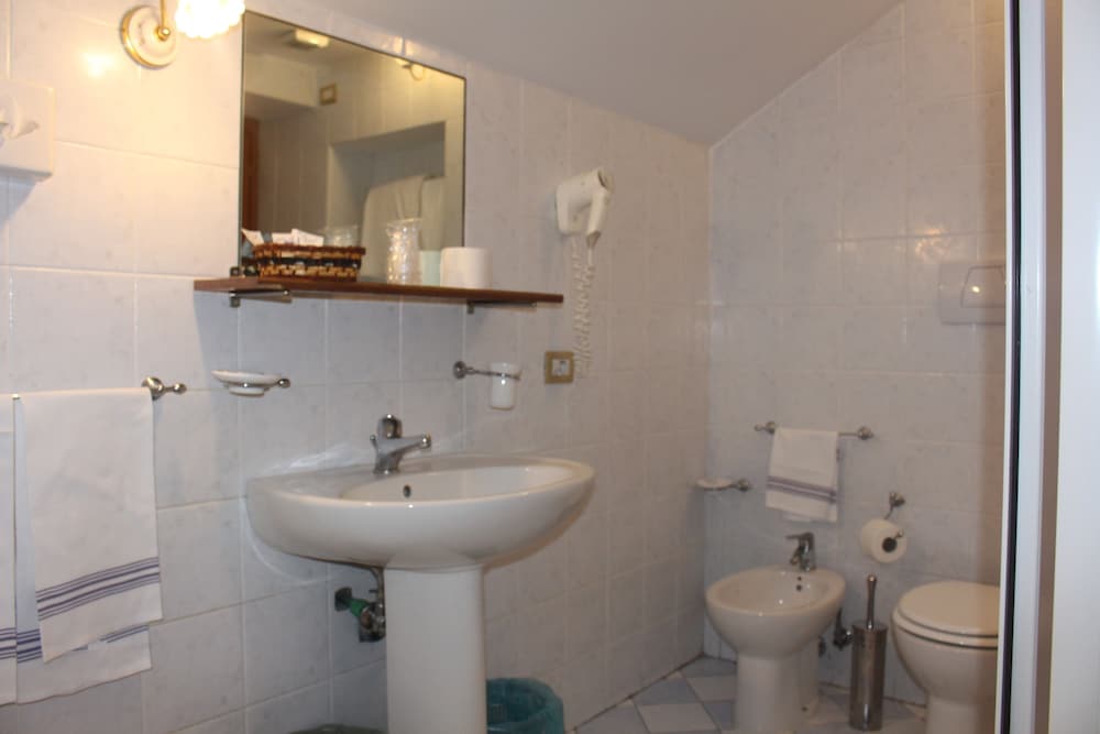 Hotel Fontana — Hotel rooms in Amalfi, Campania