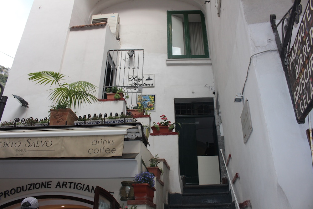 Hotel Fontana — Hotel building in Amalfi, Campania