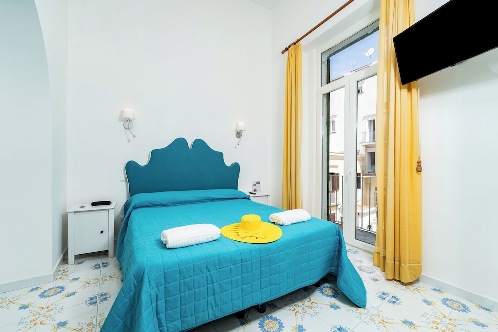 Hotel Fontana — Hotel rooms in Amalfi, Campania