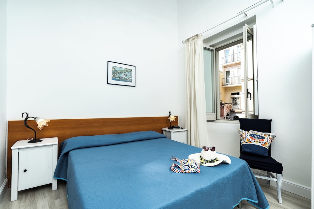 Hotel Fontana — Hotel rooms in Amalfi, Campania