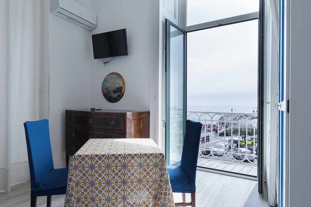 Hotel Fontana — Hotel rooms in Amalfi, Campania