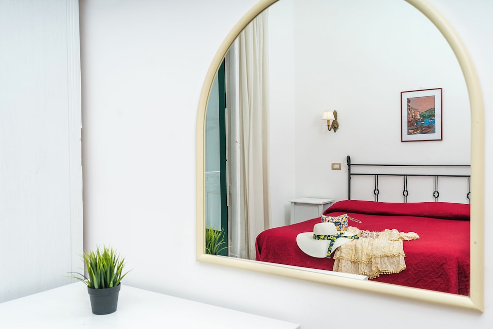 Hotel Fontana — Hotel rooms in Amalfi, Campania