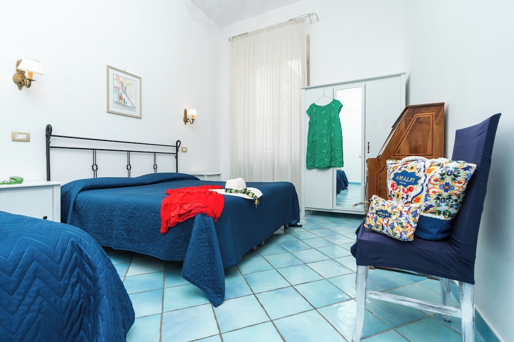 Hotel Fontana — Hotel rooms in Amalfi, Campania