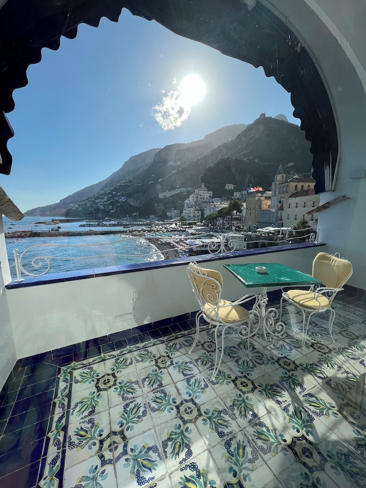 Hotel Marina Riviera — Hotel rooms in Amalfi, Campania