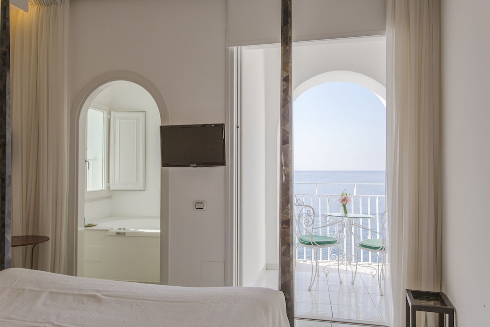 Hotel Marina Riviera — Hotel rooms in Amalfi, Campania