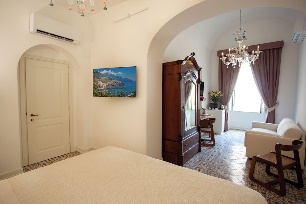 Hotel Marina Riviera — Hotel rooms in Amalfi, Campania