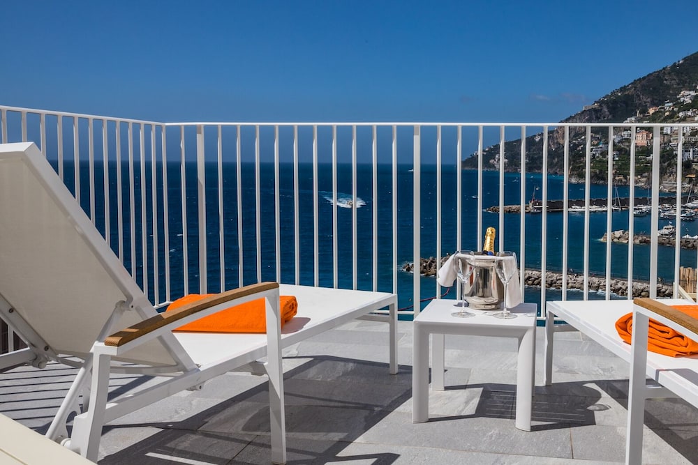 Hotel Marina Riviera — Hotel rooms in Amalfi, Campania