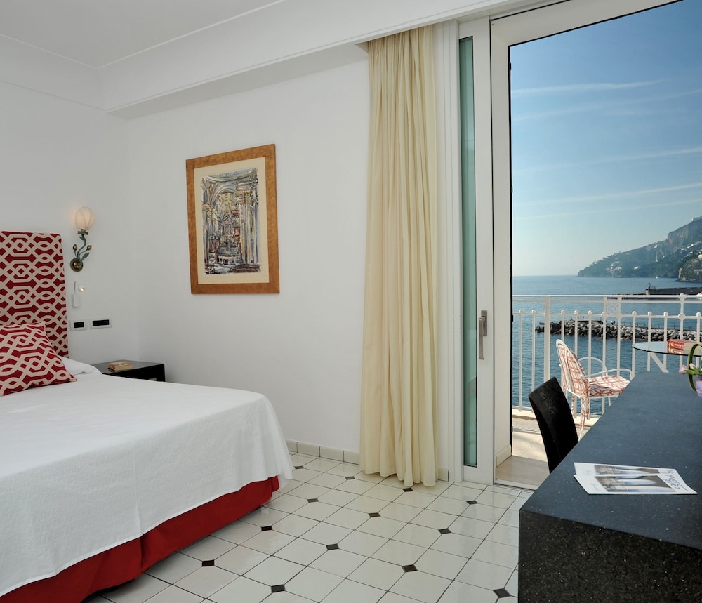 Hotel Marina Riviera — Hotel rooms in Amalfi, Campania
