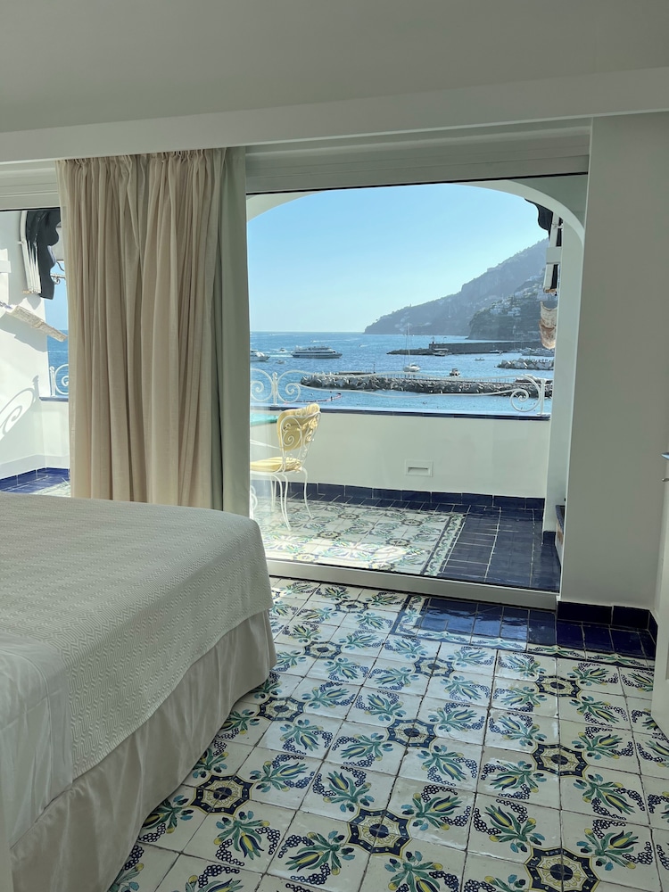 Hotel Marina Riviera — Hotel rooms in Amalfi, Campania