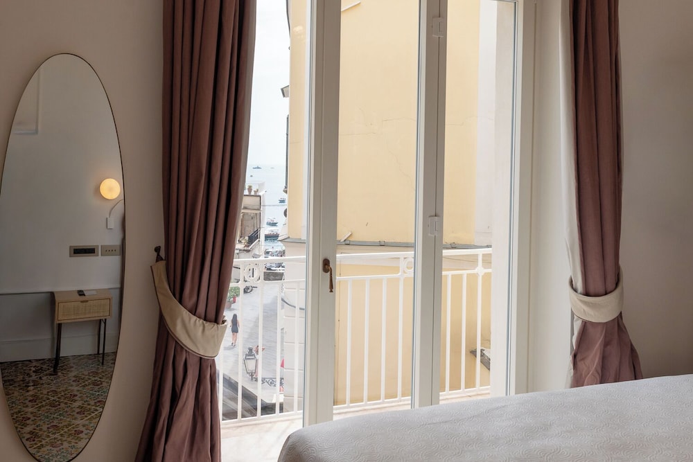 Hotel Marina Riviera — Hotel rooms in Amalfi, Campania