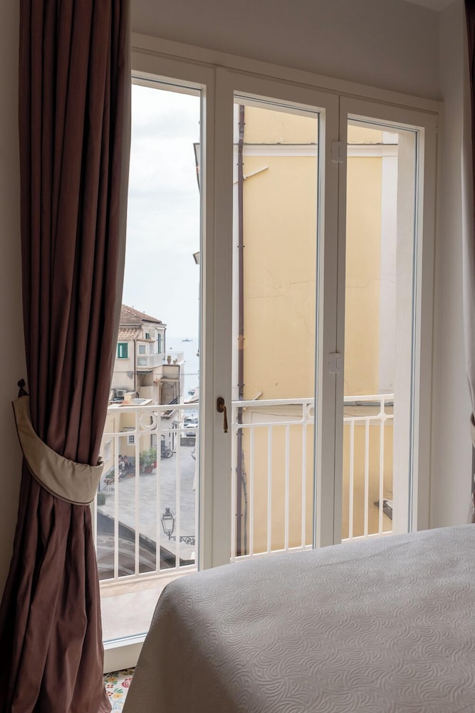 Hotel Marina Riviera — Hotel rooms in Amalfi, Campania
