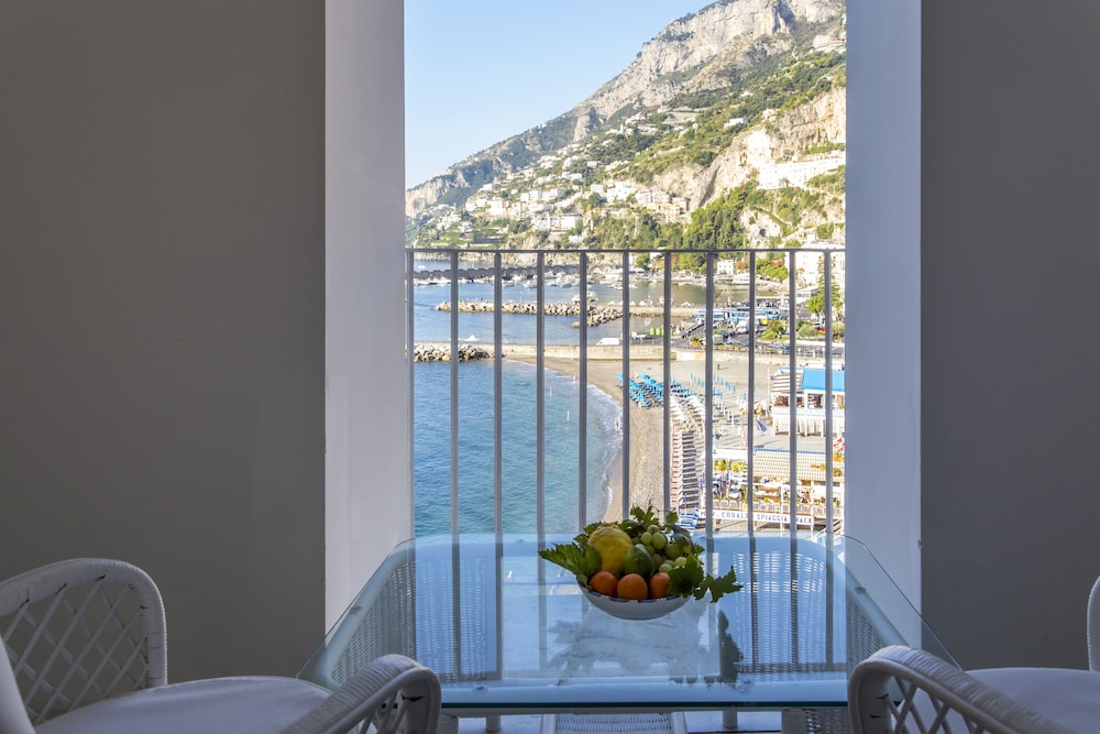 Hotel Marina Riviera — Hotel rooms in Amalfi, Campania