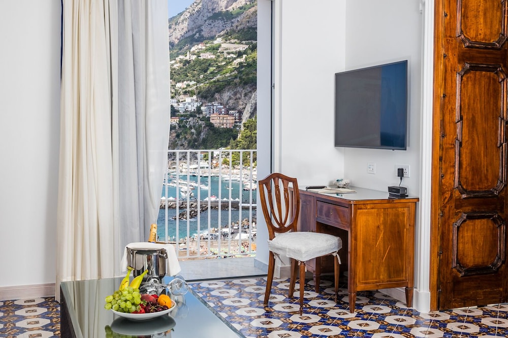 Hotel Marina Riviera — Hotel rooms in Amalfi, Campania