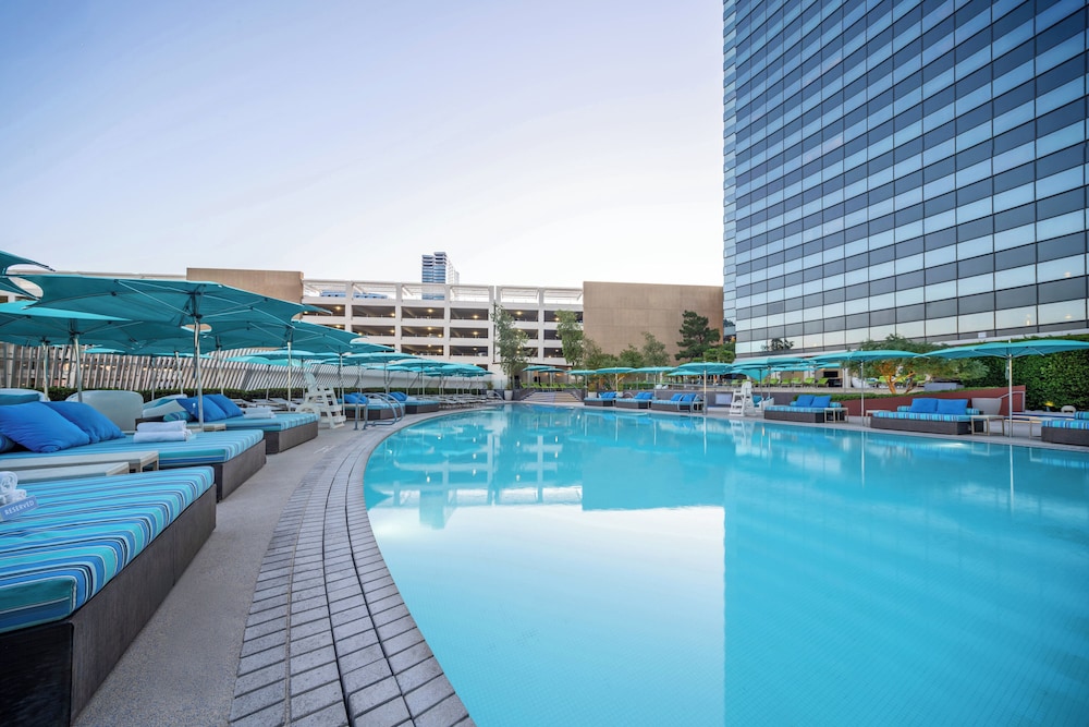 Vdara Hotel & Spa at ARIA Las Vegas — Swimming pool in Las Vegas, Nevada