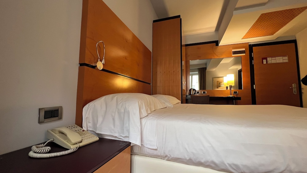 Hotel Igea — Hotel rooms in Brescia, Lombardy