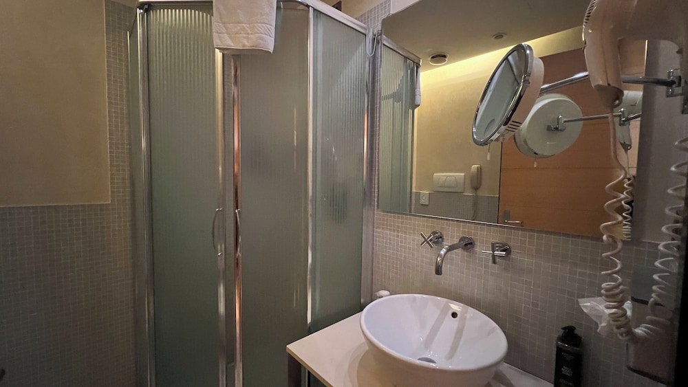 Hotel Igea — Hotel rooms in Brescia, Lombardy