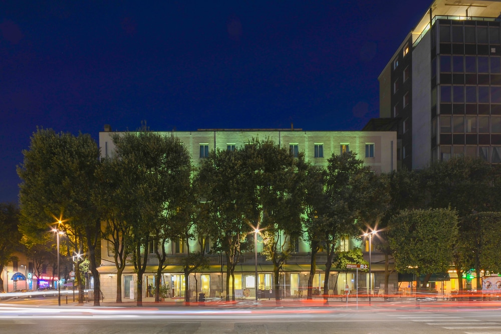 Hotel Igea — Hotel building in Brescia, Lombardy