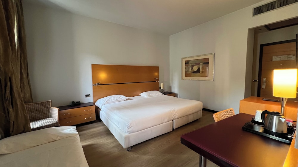 Hotel Igea — Hotel rooms in Brescia, Lombardy