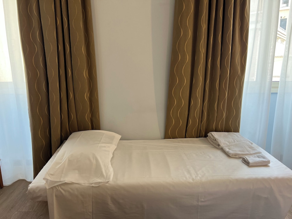 Hotel Igea — Hotel rooms in Brescia, Lombardy