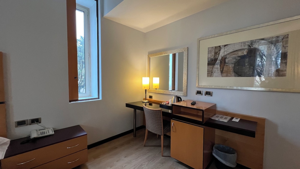 Hotel Igea — Hotel rooms in Brescia, Lombardy