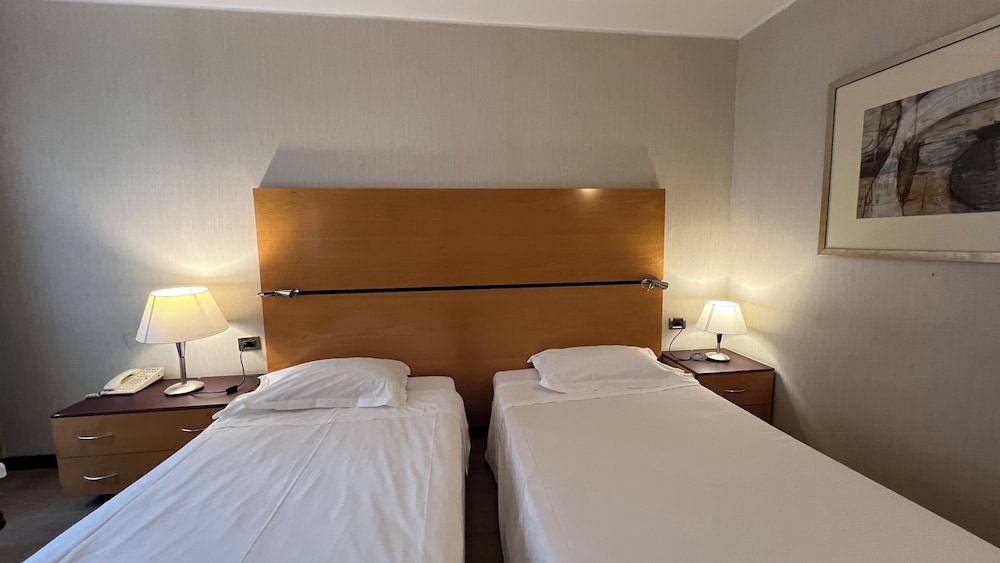 Hotel Igea — Hotel rooms in Brescia, Lombardy