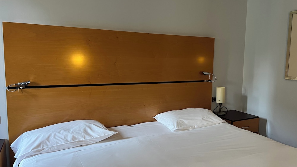 Hotel Igea — Hotel rooms in Brescia, Lombardy