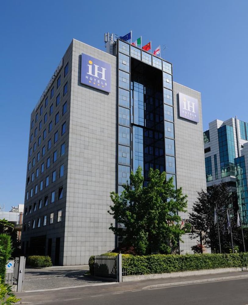 iH Hotels Milano Lorenteggio — Hotel building in Milan, Lombardy