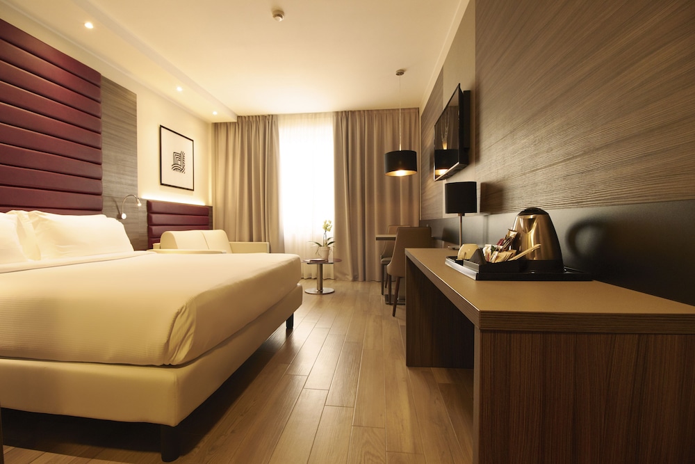 iH Hotels Milano Lorenteggio — Hotel rooms in Milan, Lombardy