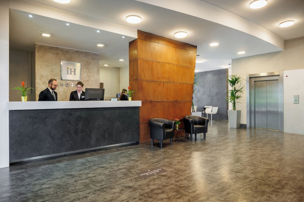iH Hotels Milano Lorenteggio — Hotel building in Milan, Lombardy