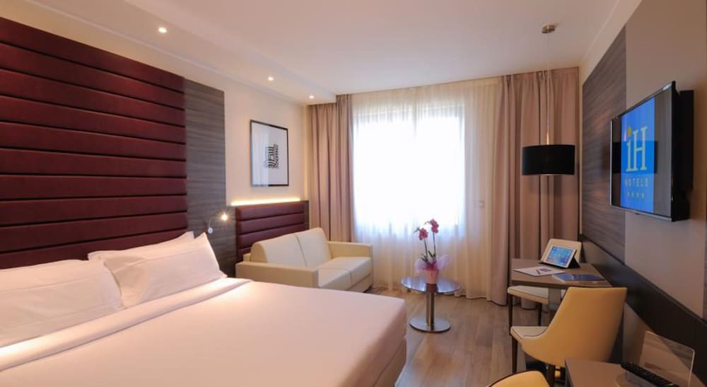 iH Hotels Milano Lorenteggio — Hotel rooms in Milan, Lombardy