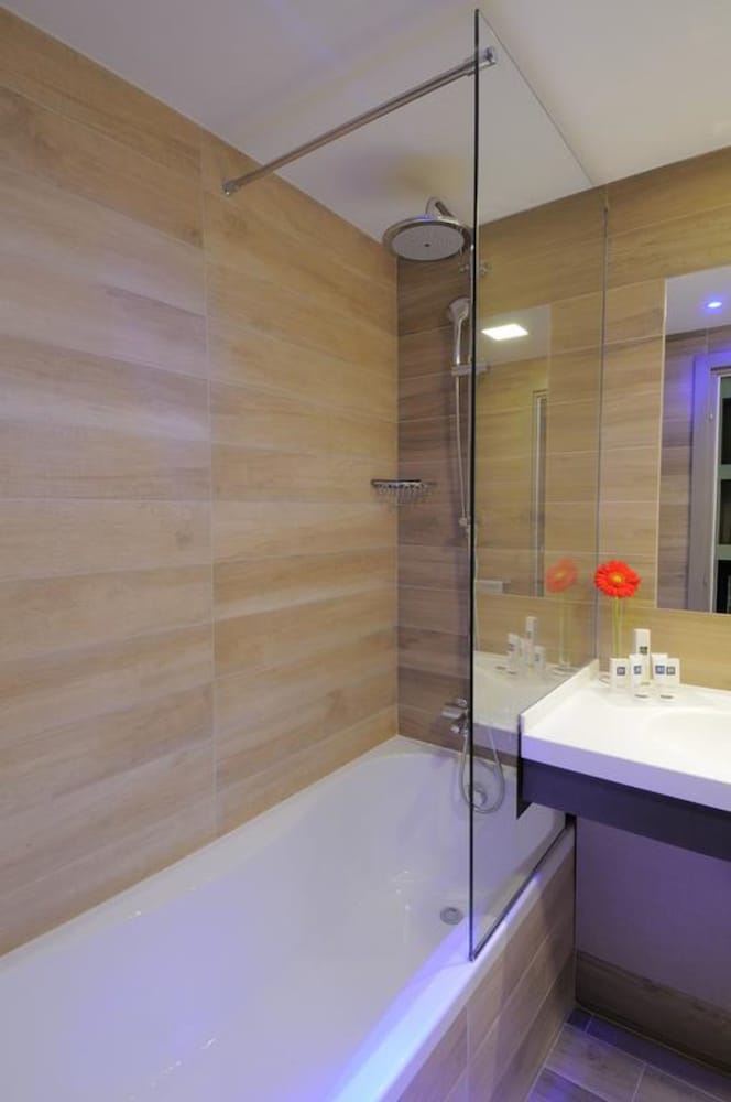 iH Hotels Milano Lorenteggio — Hotel rooms in Milan, Lombardy