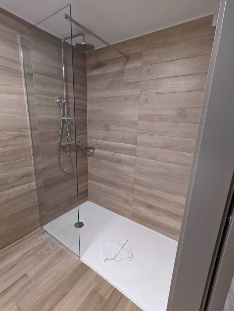 iH Hotels Milano Lorenteggio — Hotel rooms in Milan, Lombardy