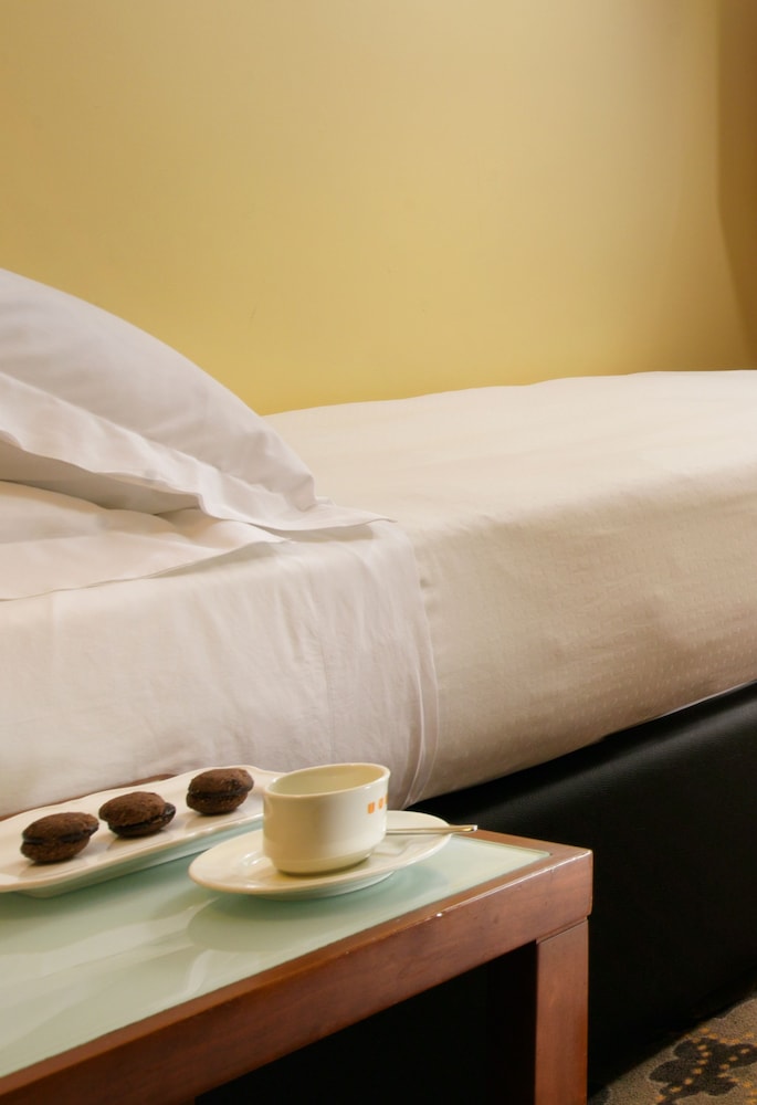 UNA Hotels Mediterraneo Milano — Hotel rooms in Milan, Lombardy